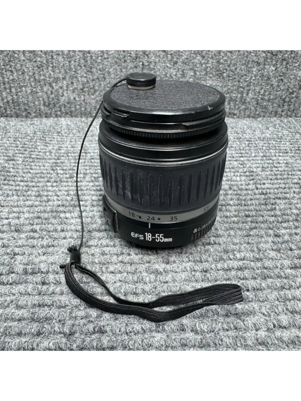 Canon Zoom Lens EF-S 18-55mm 1:3.5-5.6 II w/ Cap